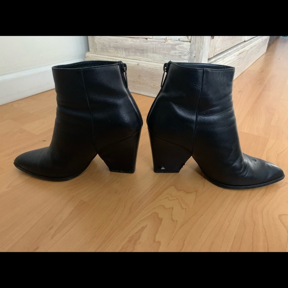 Stuart Weitzman black boots, made in Spain - Picture 2 of 8